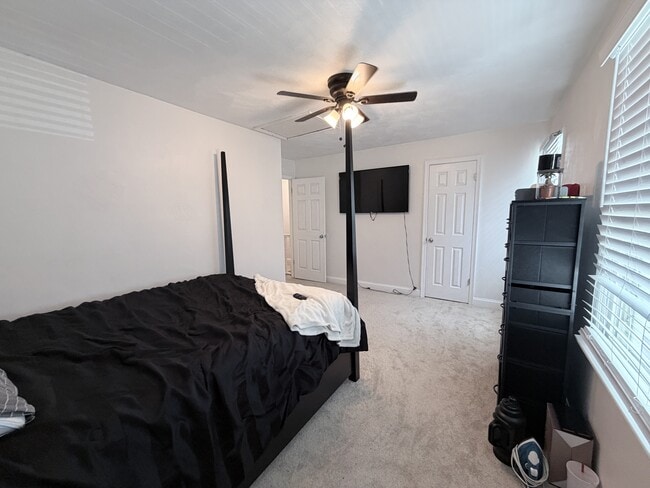 Building Photo - 1528 Jameson Dr