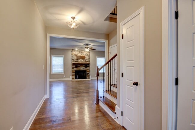 Building Photo - 332 Bluebriar Trc