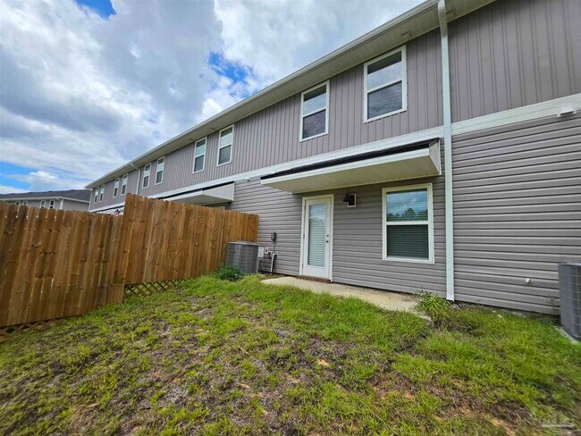 Building Photo - 9011 Golden Eye Dr