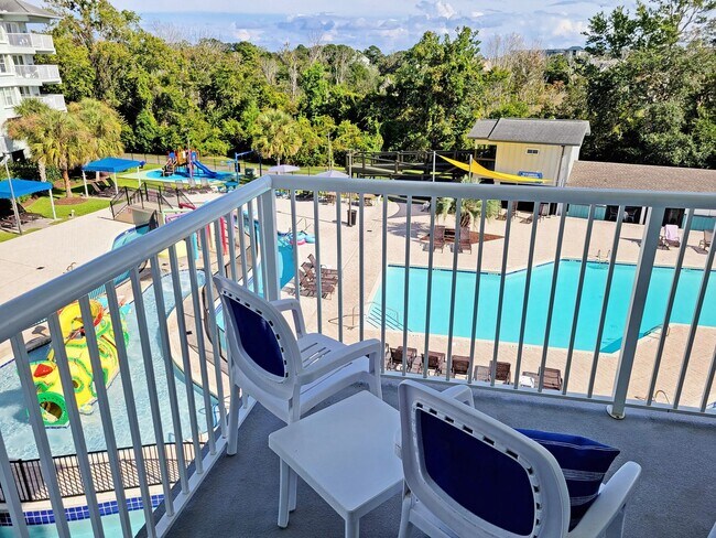 Building Photo - Summerhouse 310