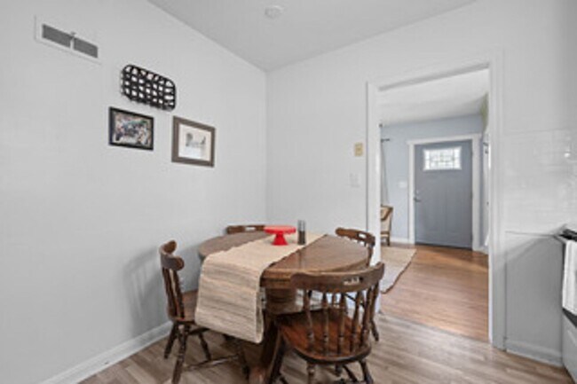 Building Photo - 3 Bedroom Home in Lynchburg