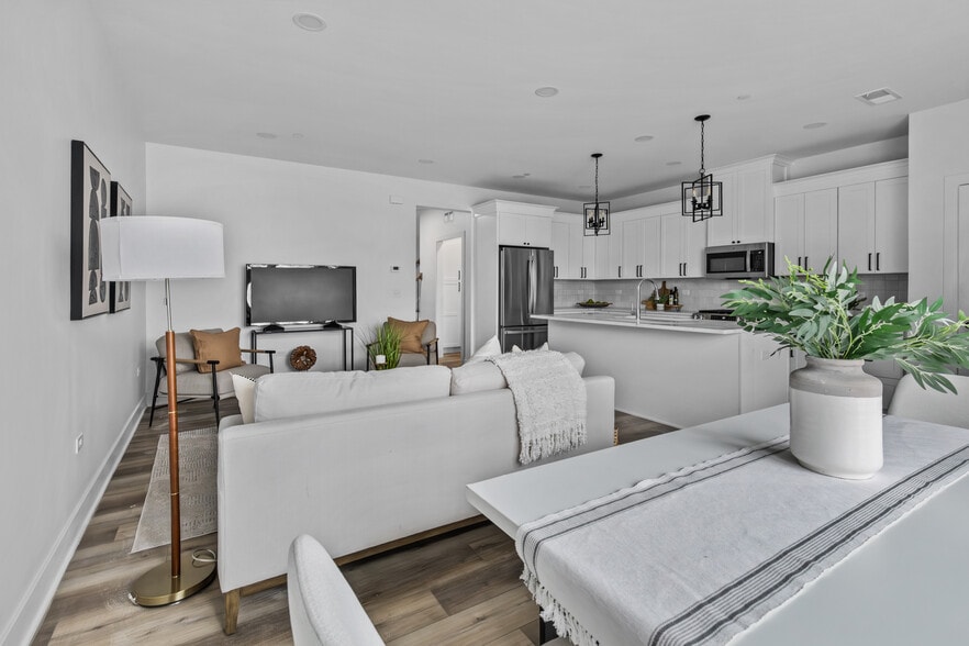 Building Photo - 27W280 Bauer Rd