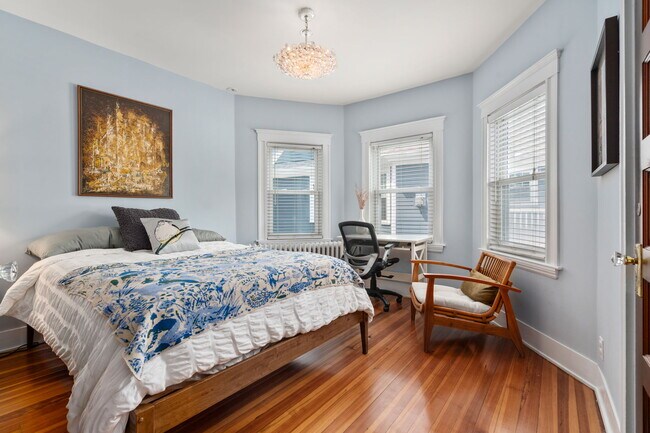 Building Photo - 94 Appleton St