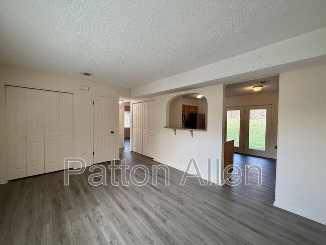 Building Photo - 35 Dawnwood Cir