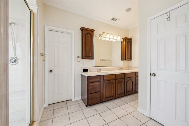 Building Photo - 22621 Bay Point Dr