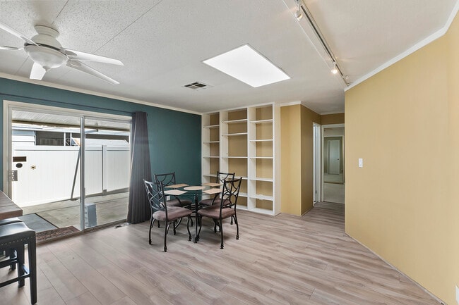 Building Photo - 171 Avenida Orontes