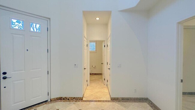 Building Photo - 9 Yale Ct