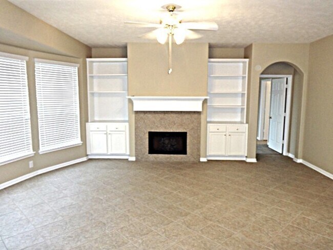 Building Photo - 3523 Pine Valley Dr
