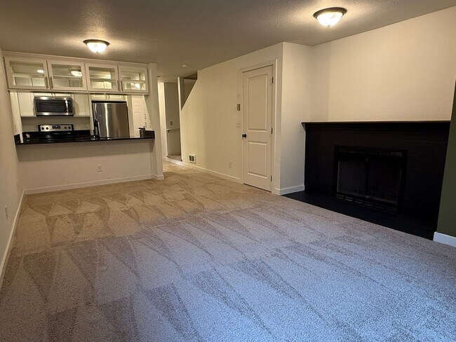 Building Photo - 2Bd/2.5Ba Kirkland Condo