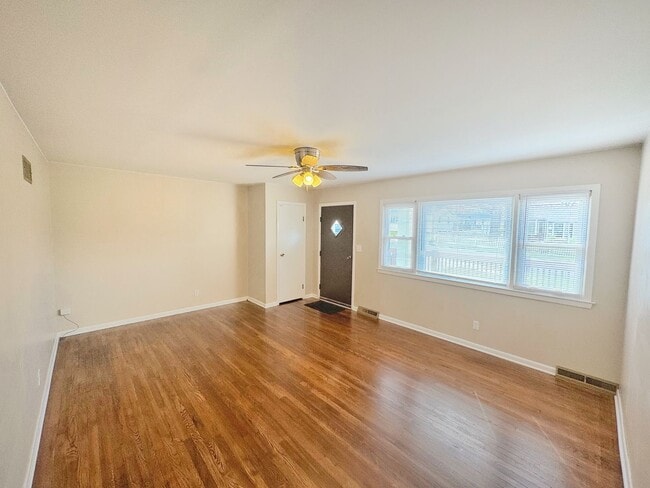 Building Photo - Modern Ranch Retreat