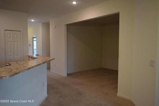 Building Photo - 620 Remington Green Dr SE