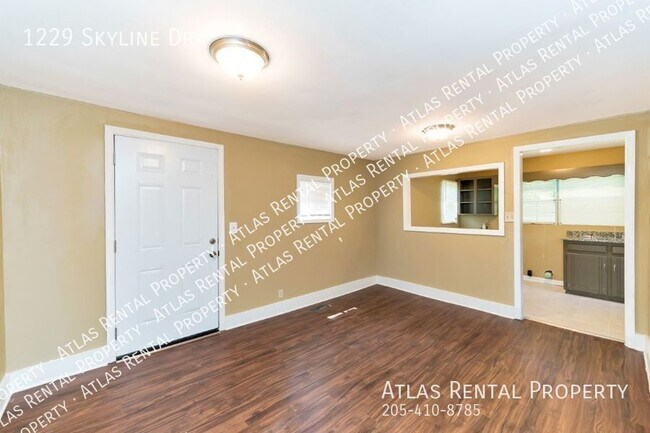 Building Photo - 1229 Skyline Dr