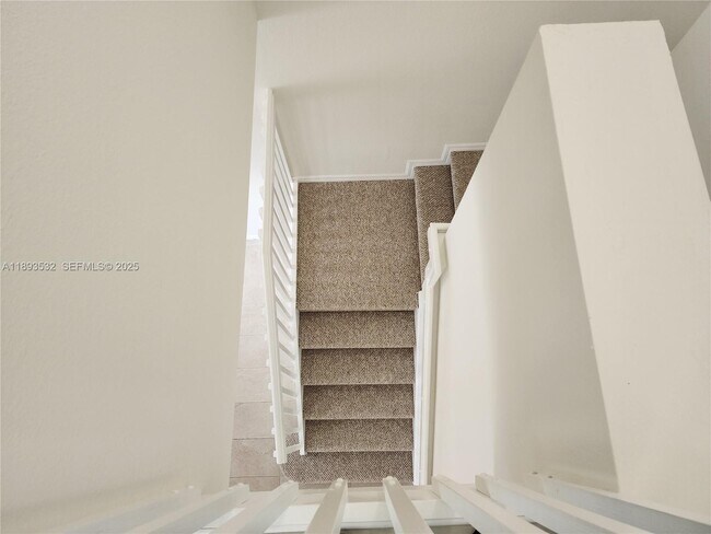 Building Photo - 10831 SW 240 Ln