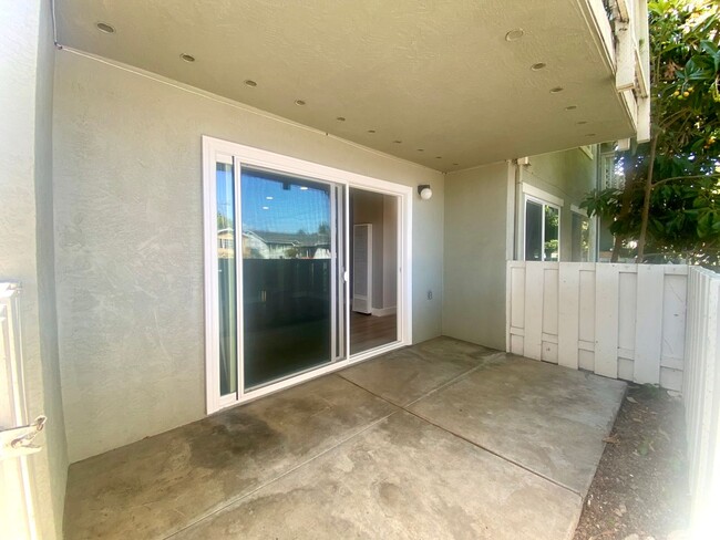 Building Photo - Fully Remodeled 1-bedroom Condo in Fremont...
