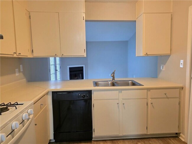 Building Photo - 1225 Oakplace Dr SW