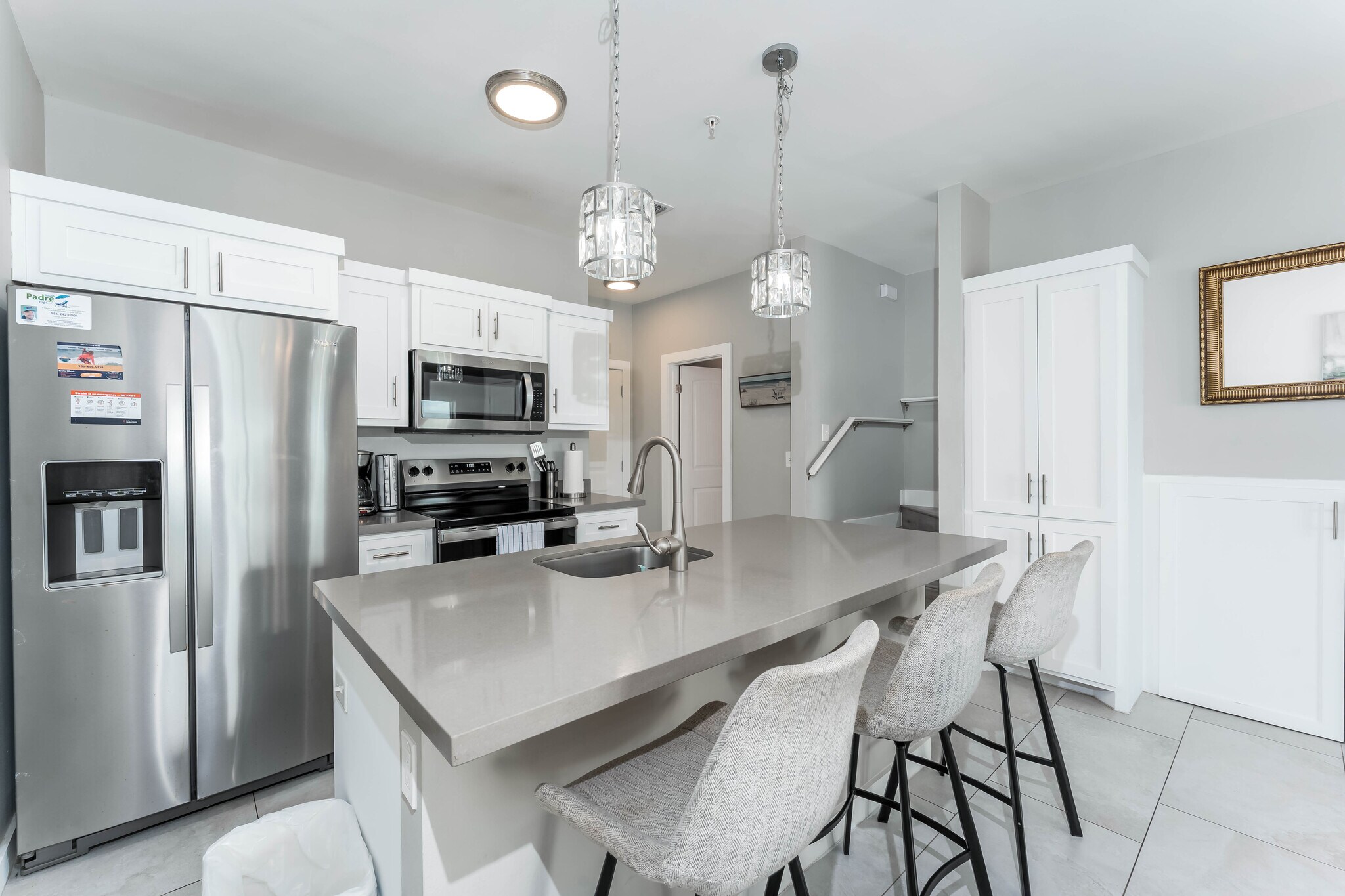Building Photo - 404 N Tarnava St