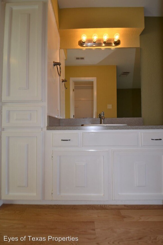 Building Photo - 2 br, 2 bath House - 8302 Alta Verde Dr.