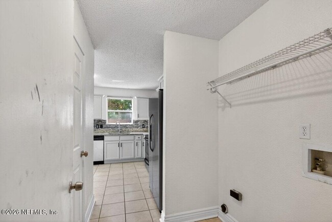 Building Photo - 518 Tuxedo Ct