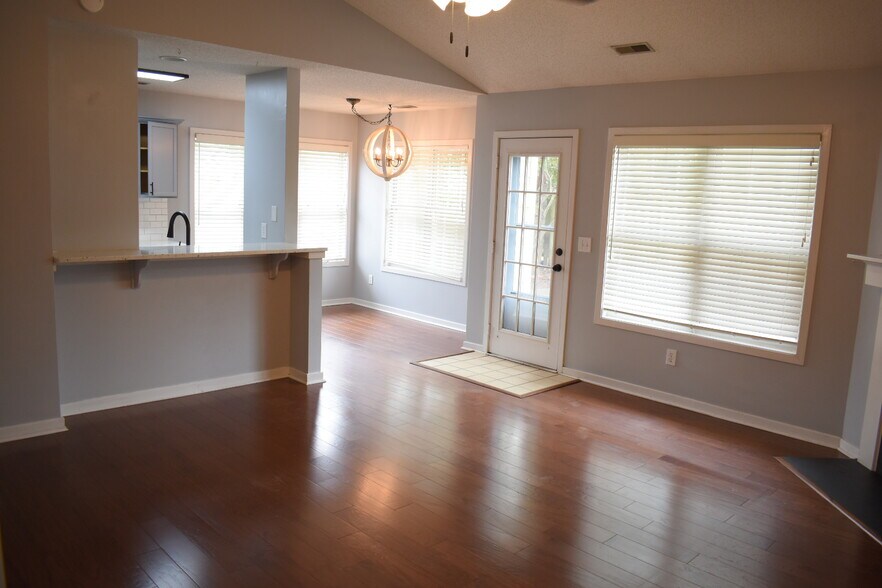 Building Photo - 7105 Centallion Ct