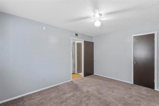 Building Photo - 6646 E Lovers Ln