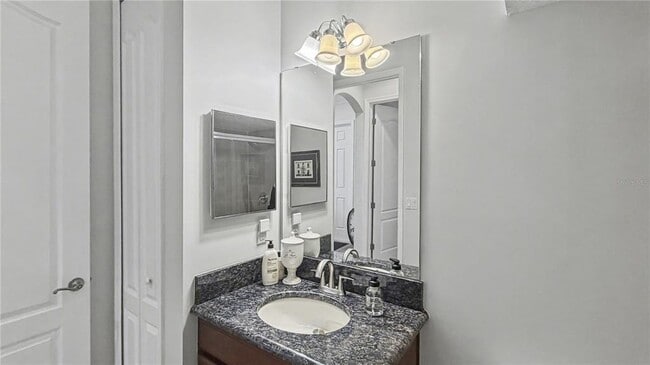 Building Photo - 6673 Helmsley Cir