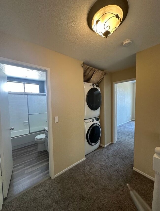 Building Photo - ALL UTILITIES ARE INCLUDED