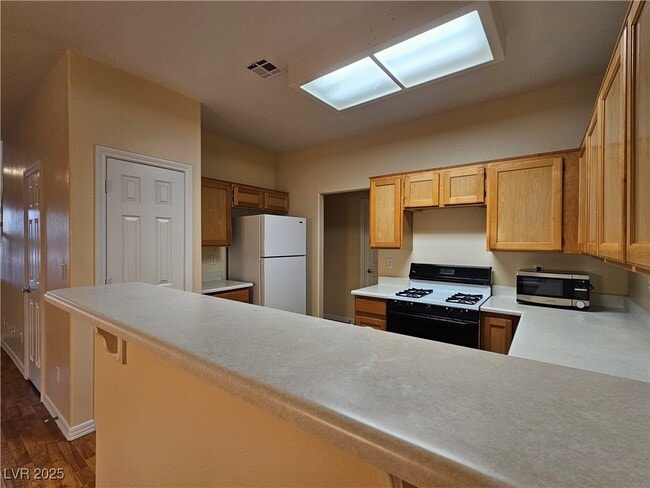 Building Photo - 6521 Hillside Brook Ave