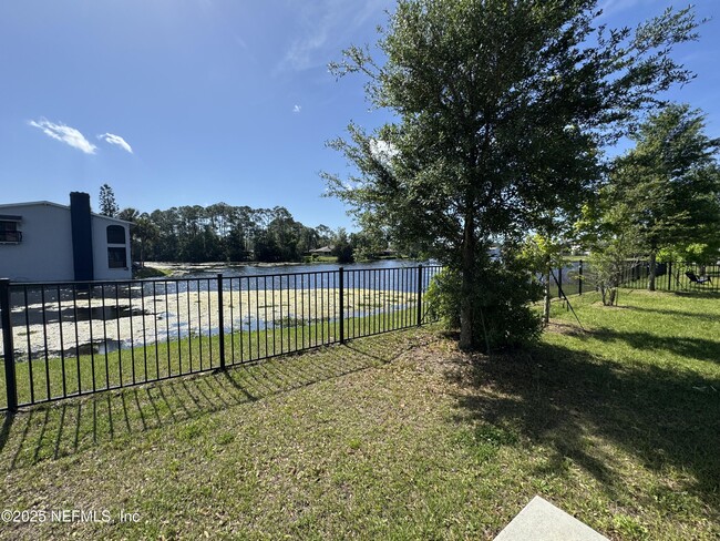 Building Photo - 8390 Meadow Walk Ln