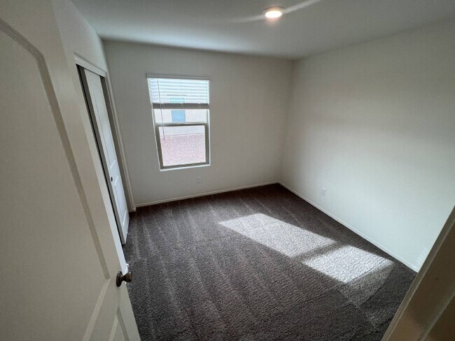 Building Photo - New Build Casa Grande home available for i...