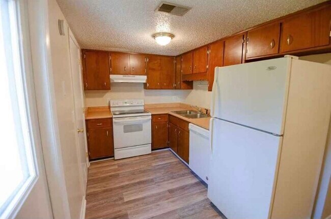 Building Photo - 2439 Ramblewood Ct