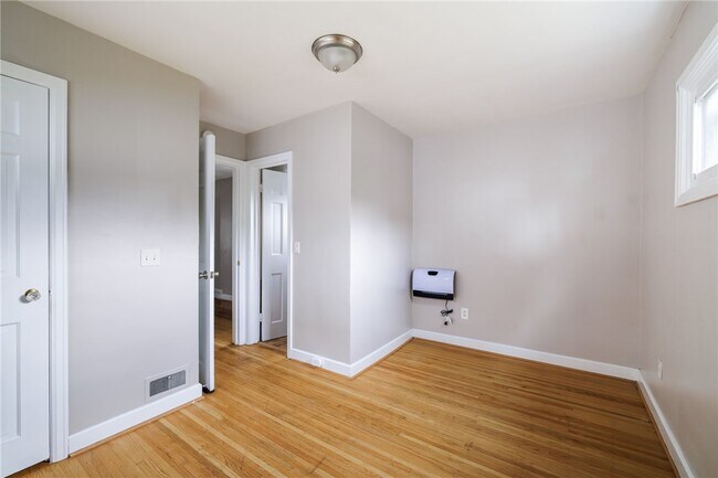 Building Photo - 1619 South Ave