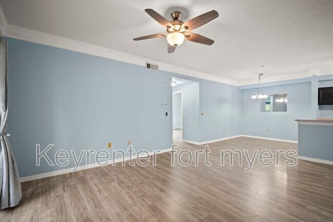 Building Photo - 11530 Villa Grand