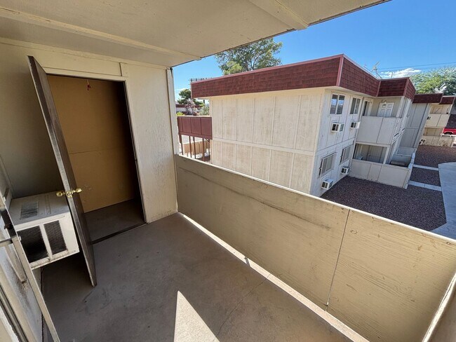 Building Photo - 5340 S Swenson St