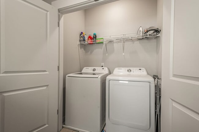 Building Photo - 207 Stonecrest Cir