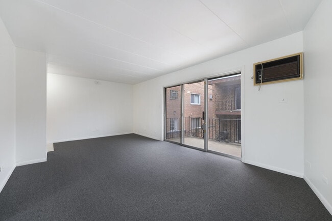 Building Photo - 12510 Vincennes Rd