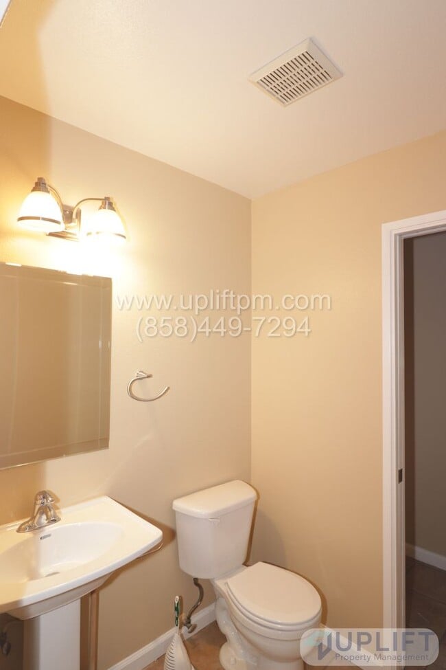 Building Photo - 3 bedroom 2.5 bathroom home in Ramona Coun...