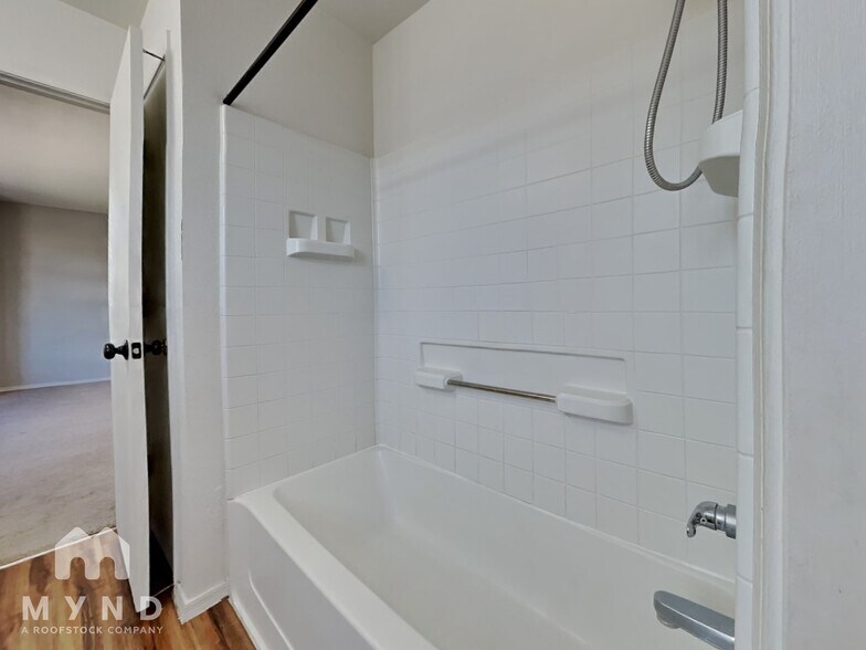 Building Photo - 5748 S Manta Ray Rd