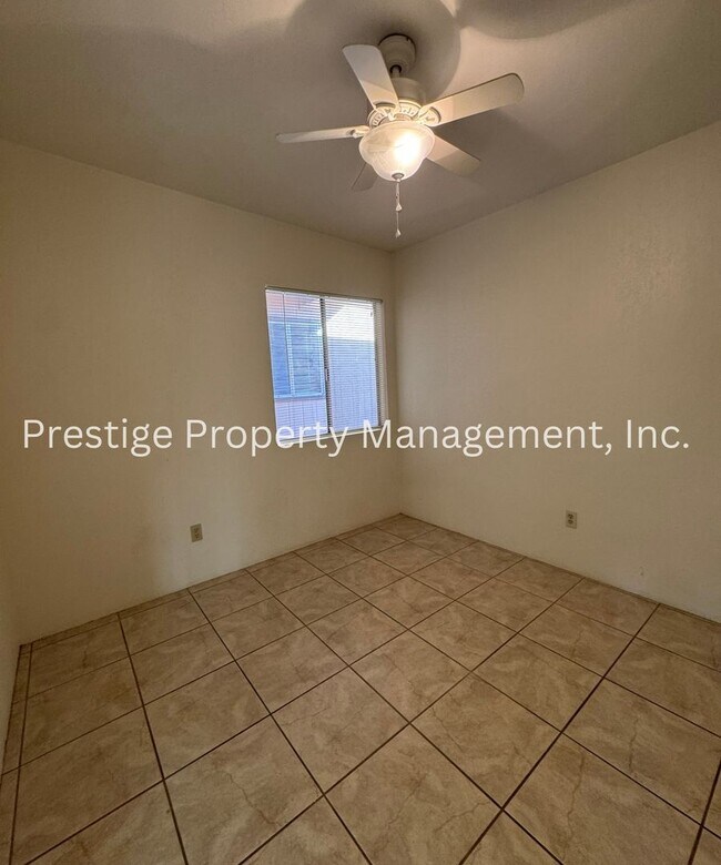 Building Photo - 3bd/2ba home tucked away in Northwest Tucs...