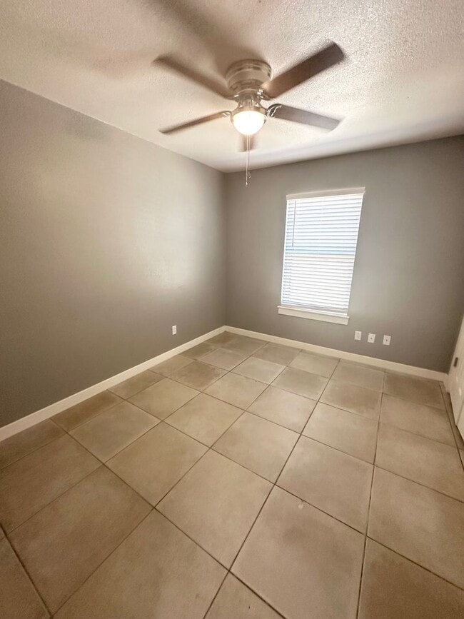 Building Photo - Fully Remodeled 3 Bedroom House For Rent!