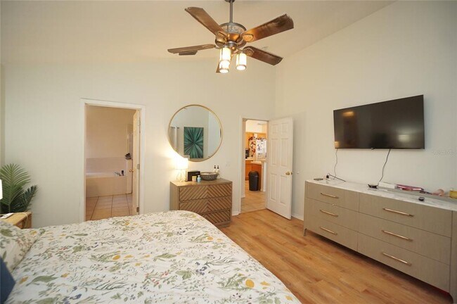 Building Photo - 6921 Jamestown Manor Dr