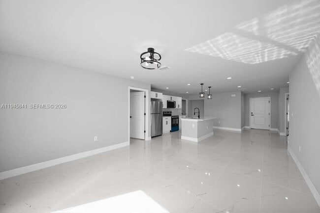 Building Photo - 3210 10th St SW