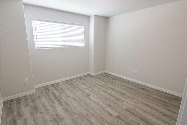 Building Photo - 5423 Gouldburn River Dr