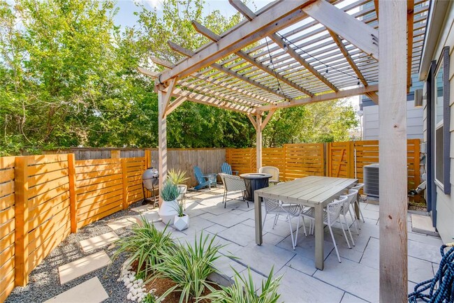 Building Photo - 1405 Hyde St