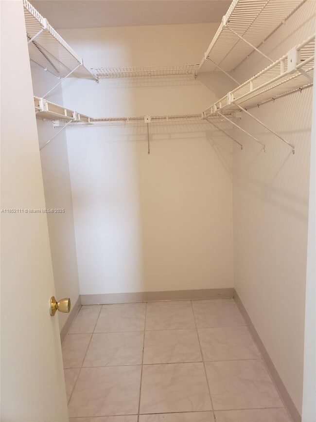 Building Photo - 708 SW 24th St