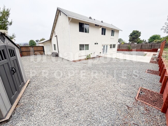 Building Photo - 581 Glenheather Dr