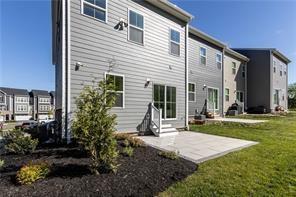 Building Photo - 231 Yellowwood Ct