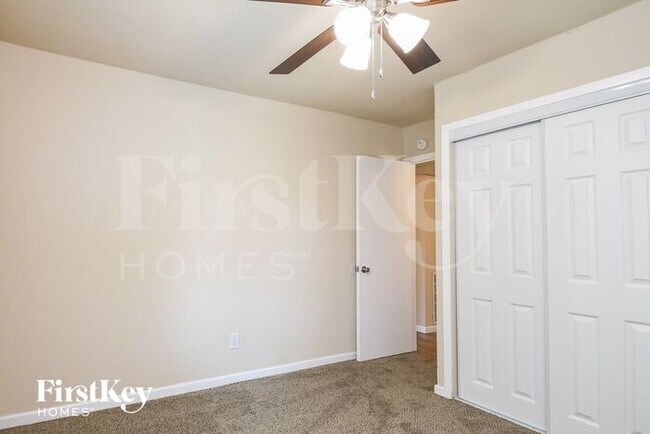 Building Photo - 333 E Springdale Ln