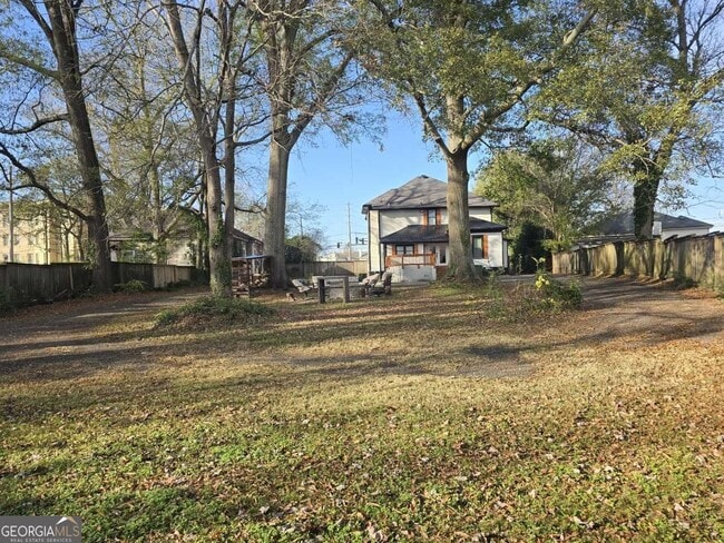 Building Photo - 402 Meriwether St