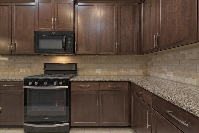 Building Photo - 6040 Angelo St