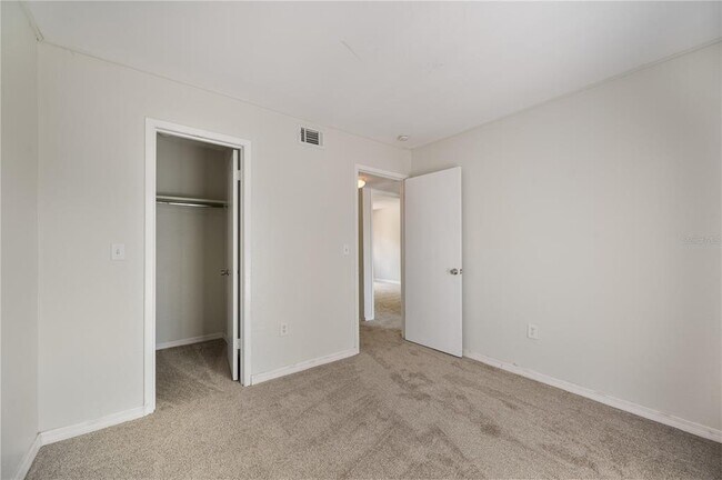 Building Photo - 1836 N Crystal Lake Dr